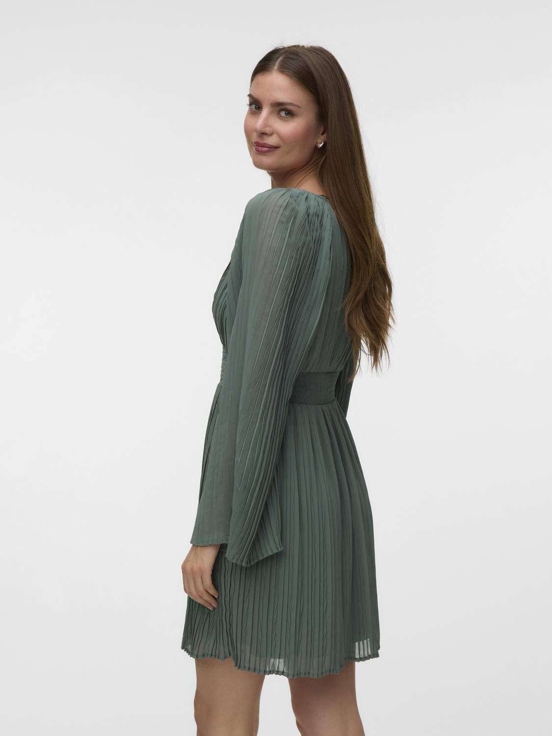 VMDORA Short Dress - Laurel Wreath - VERO MODA & VILA Bergvik
